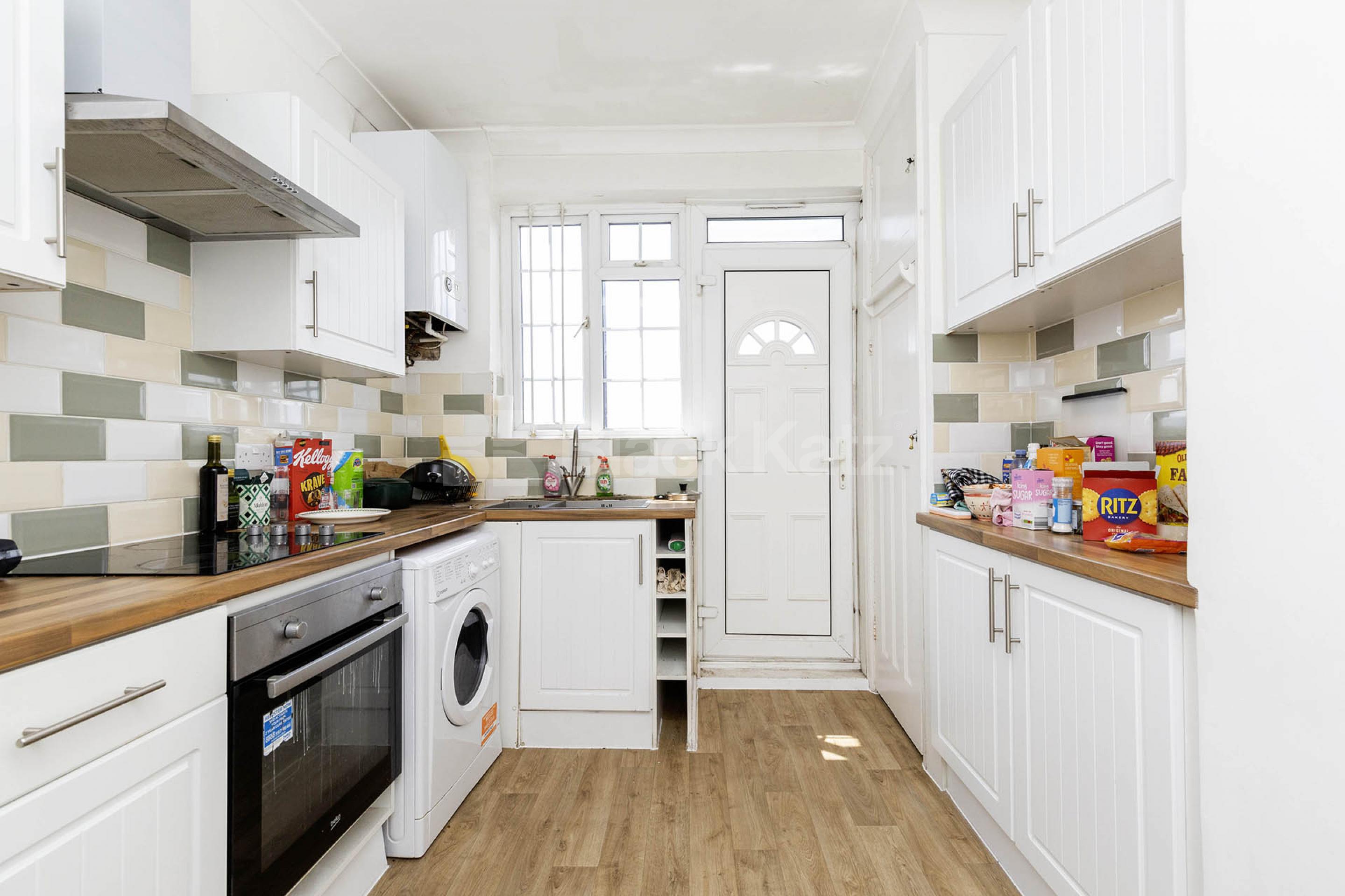 			3 Bedroom, 2 bath, 1 reception Apartment			 Dukes Avenue, Chiswick W4